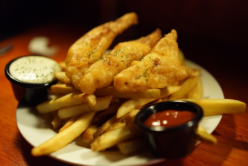 Pescado y patatas fritas